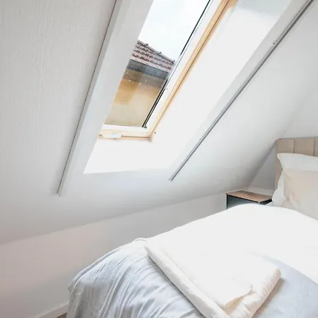 Backhome - Maisionette - 120qm - Fantastische Schlosslage - Smarttv - Waschmaschine - Netflix - 24h Checkin- 4 * Ludwigsburg