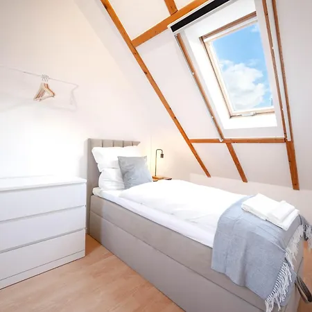 Backhome - Maisionette - 120qm - Fantastische Schlosslage - Smarttv - Waschmaschine - Netflix - 24h Checkin- 4 *